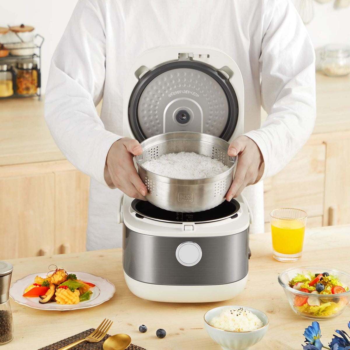 White 5.5 Cups Digital Programmable Multi-functional Rice Cooker R8333