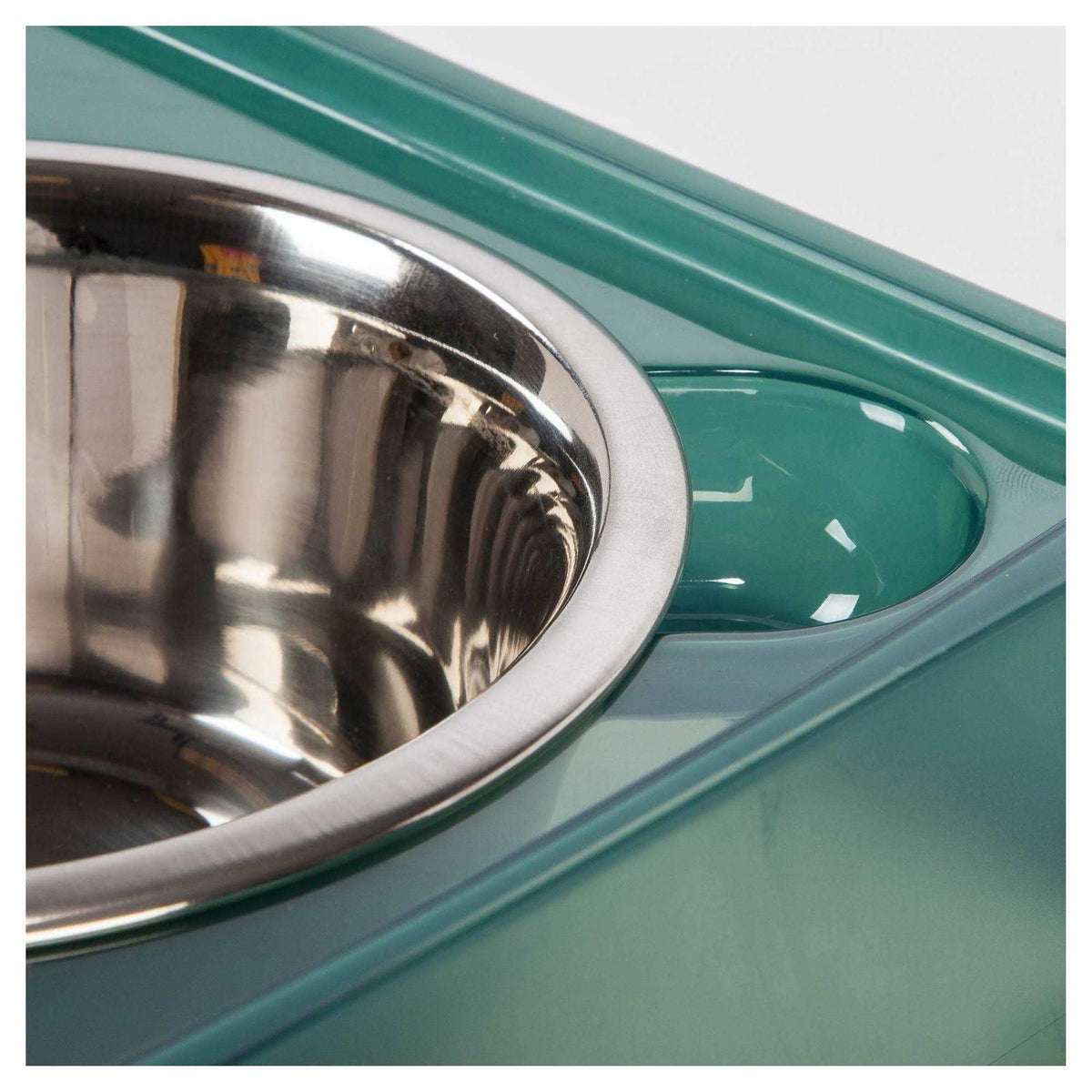 Elevated Feeder with Airtight Storage Q161