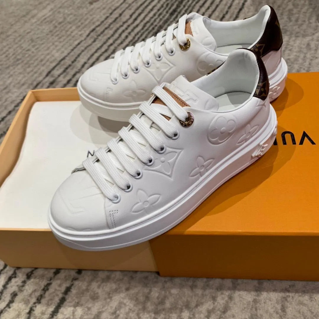 White Sneaker G690