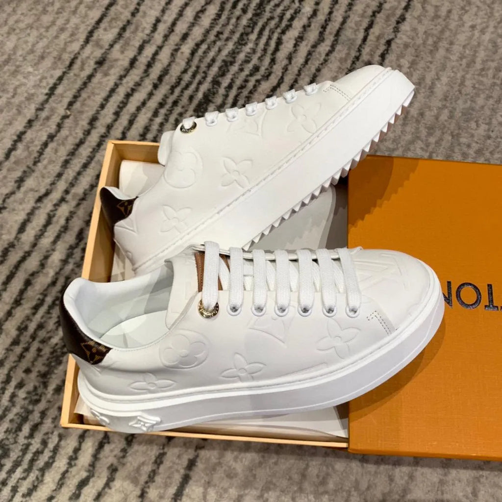 White Sneaker G690