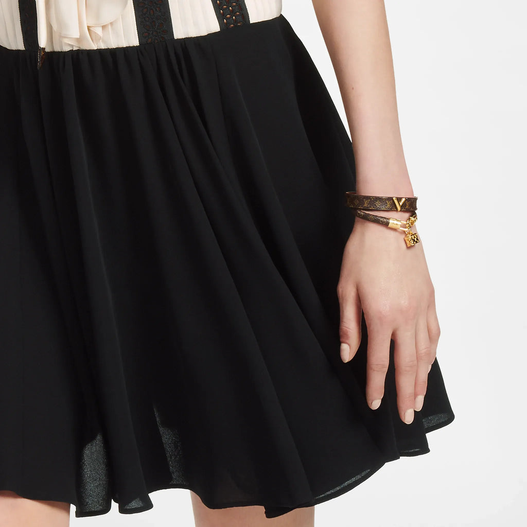 V bracelet N975