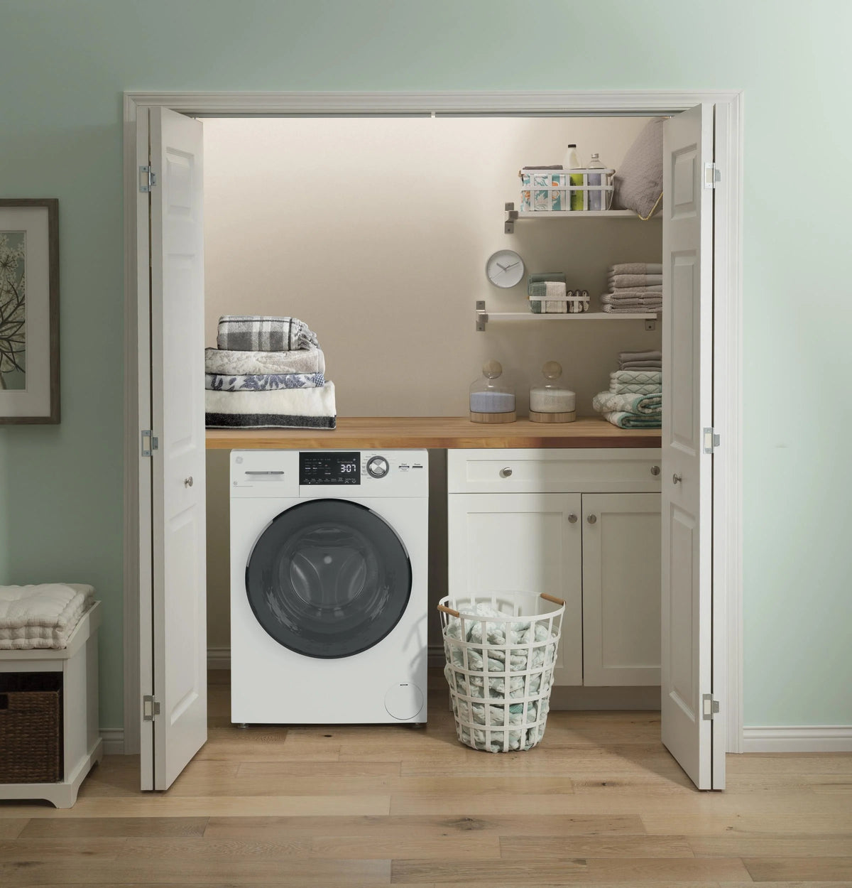White 2.4 Cu. Ft. Front Load Washer Dryer Combo U818594