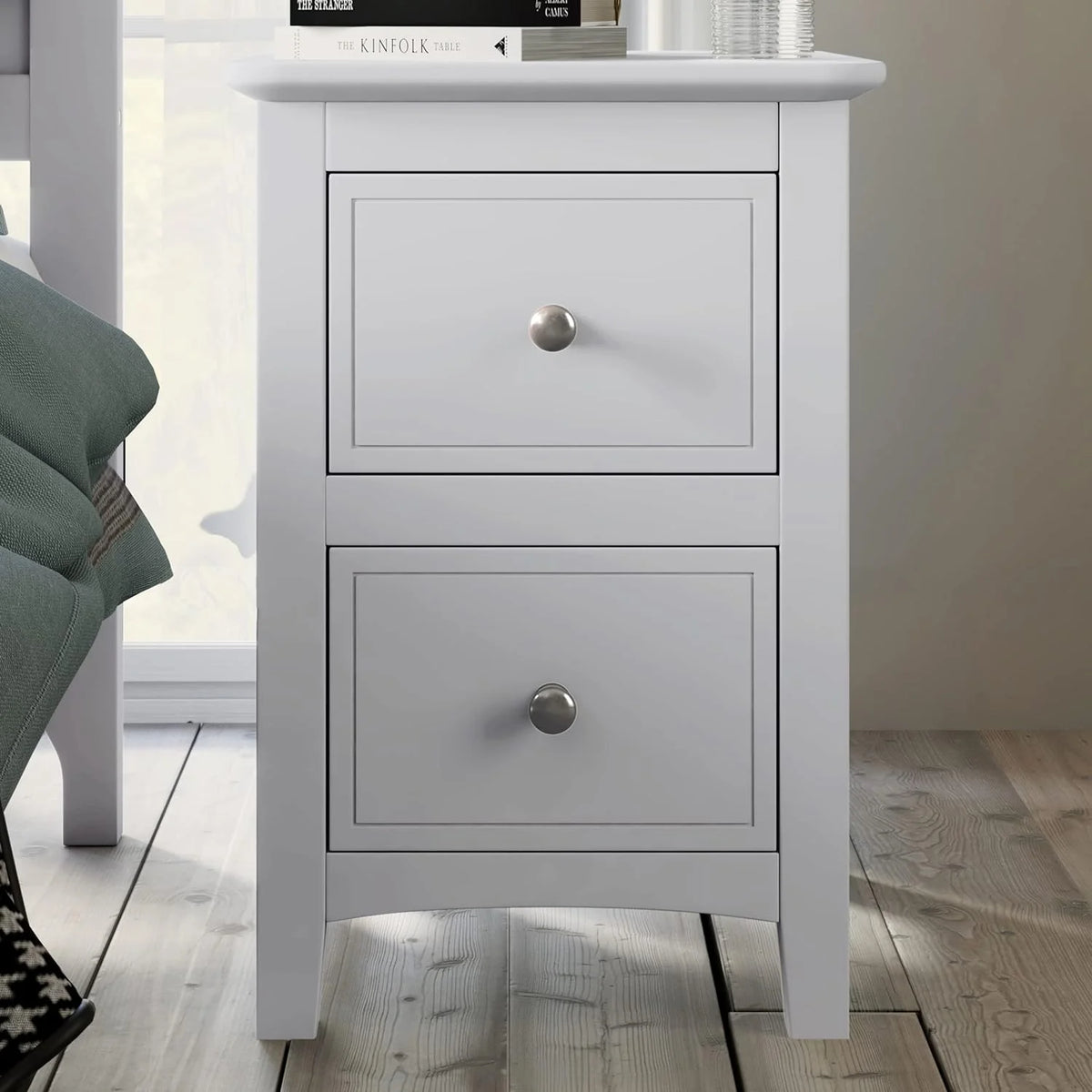 3 Piece Wood Bedroom Furniture Set with Queen Size Bed, Nightstand and Dresser B226