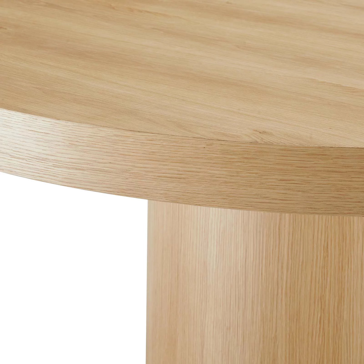Round Dining Table in Oak R6067
