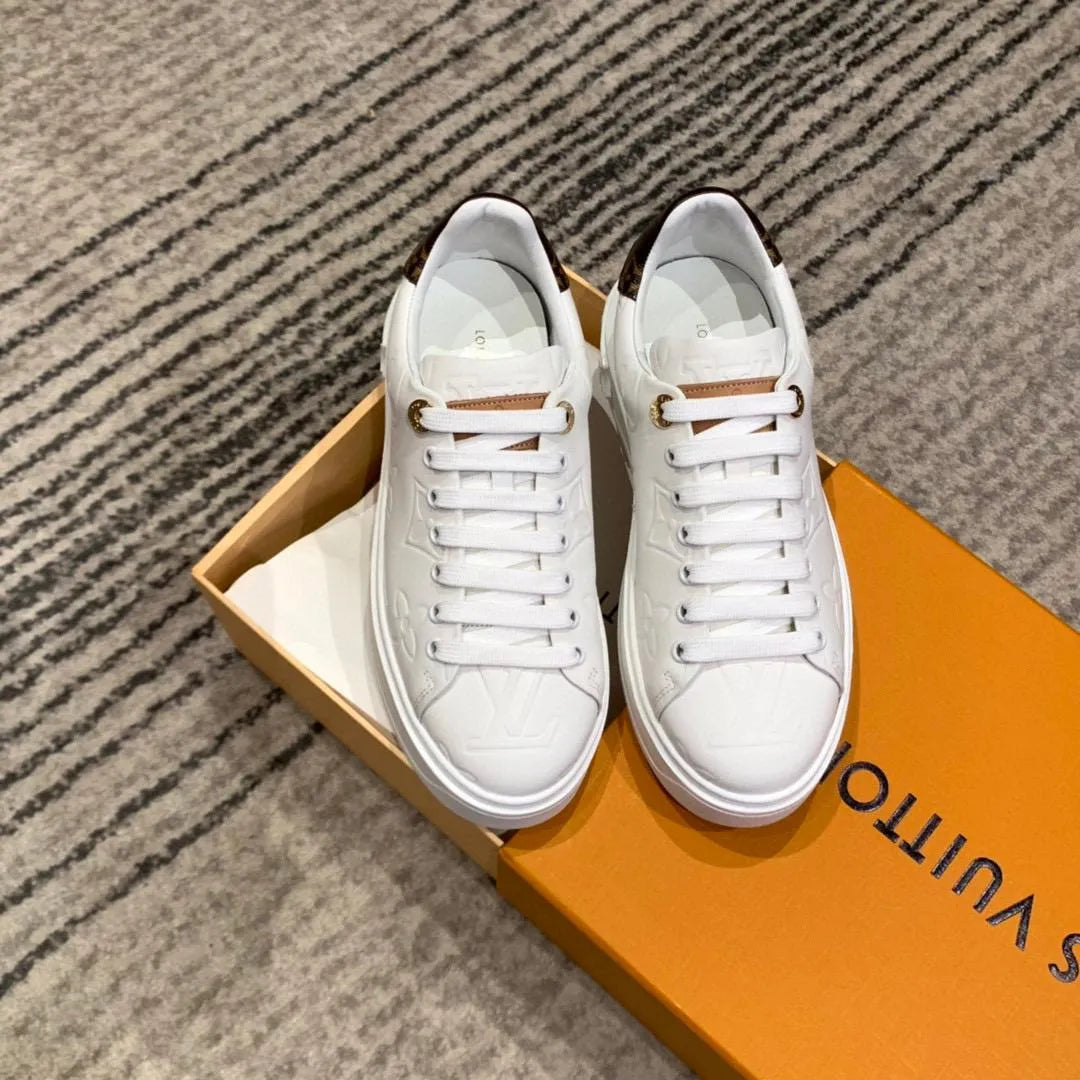 White Sneaker G690