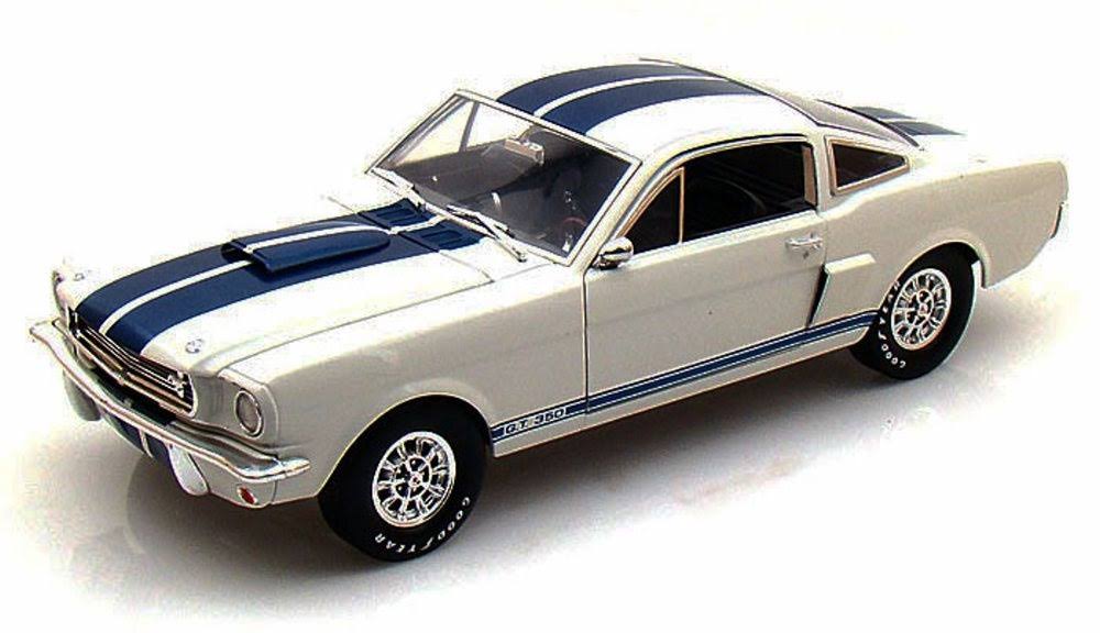 1/18 Scale Diecast Model Toy Car T32003