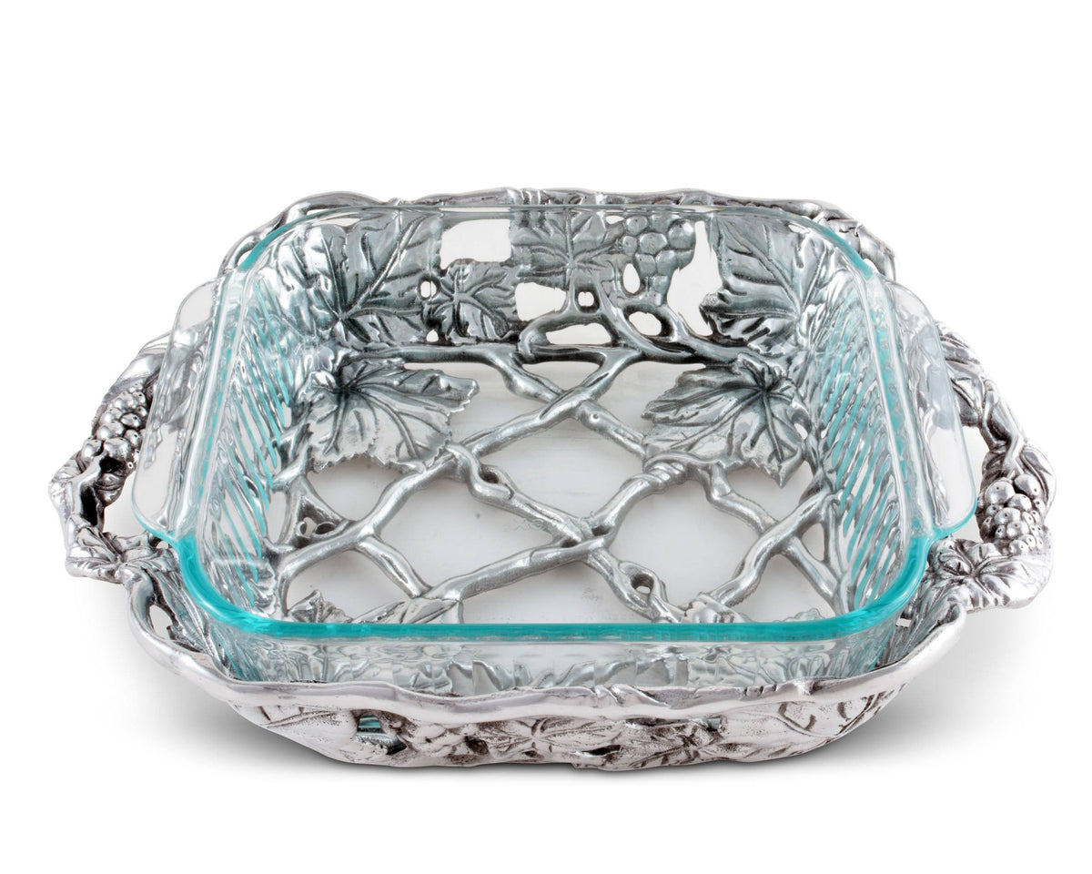 Grape Casserole with 2 Quart Pyrex F4634