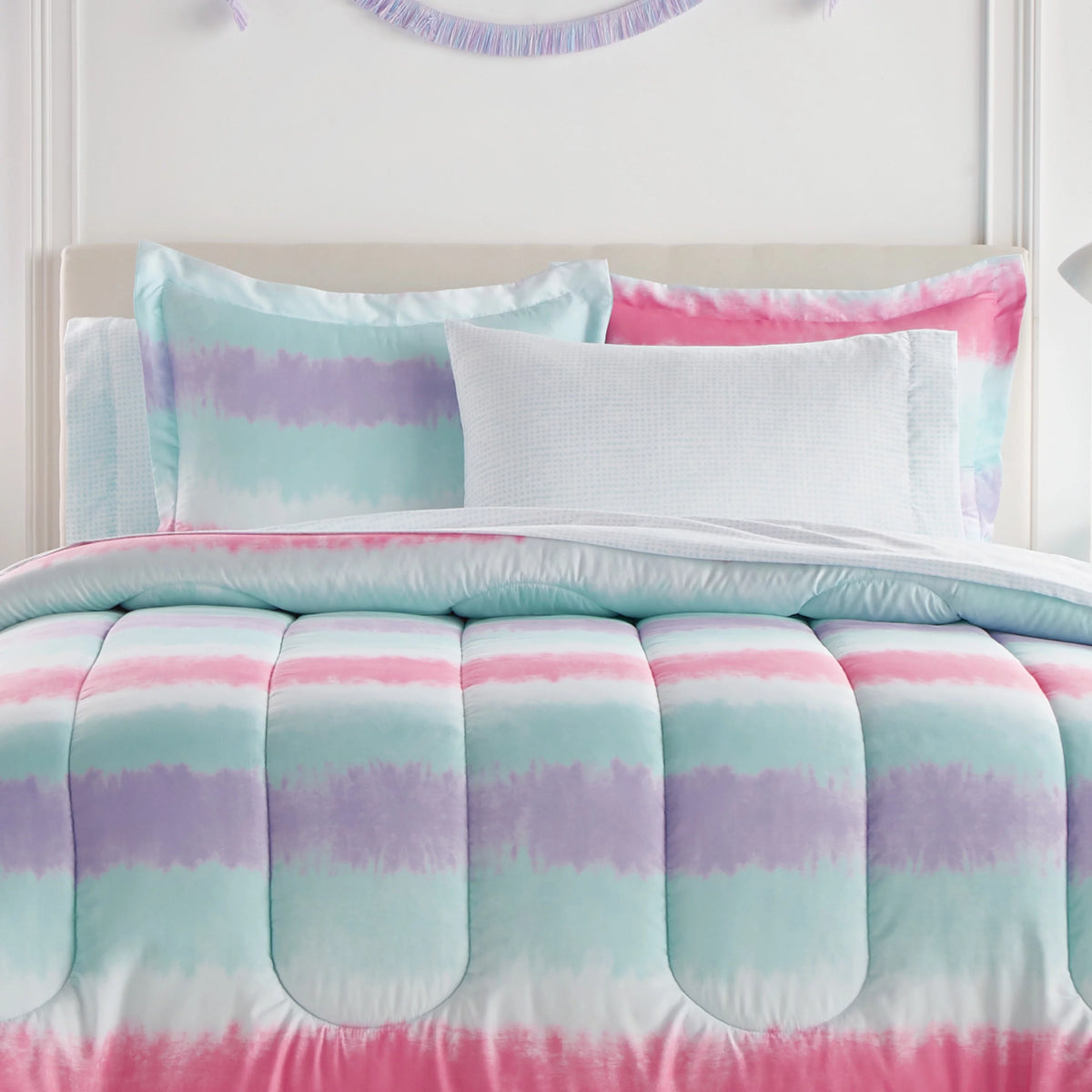 Twin 5 Piece Polyester Microfiber Comforter Set A94570