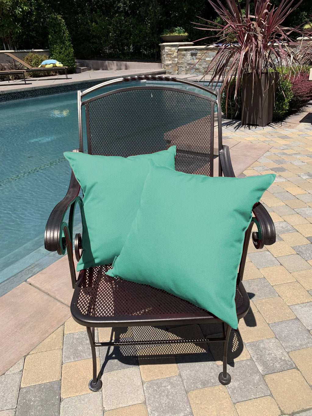 Pack of 2 Outdoor Decorative Throw Pillows 18 x 18 inch Solid Aqua Square Pillows L825