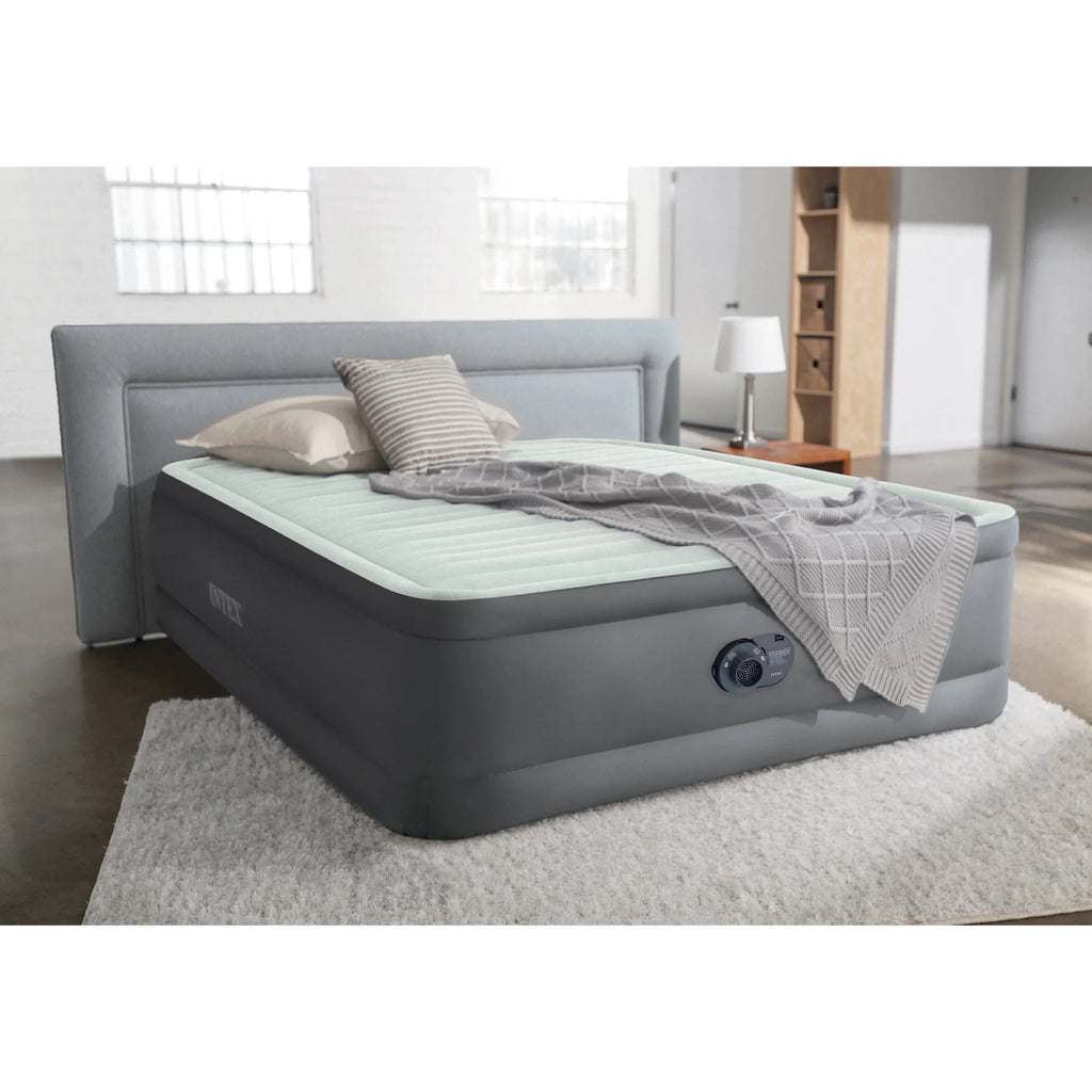 Full Air Mattress with Built-In Pump D673243